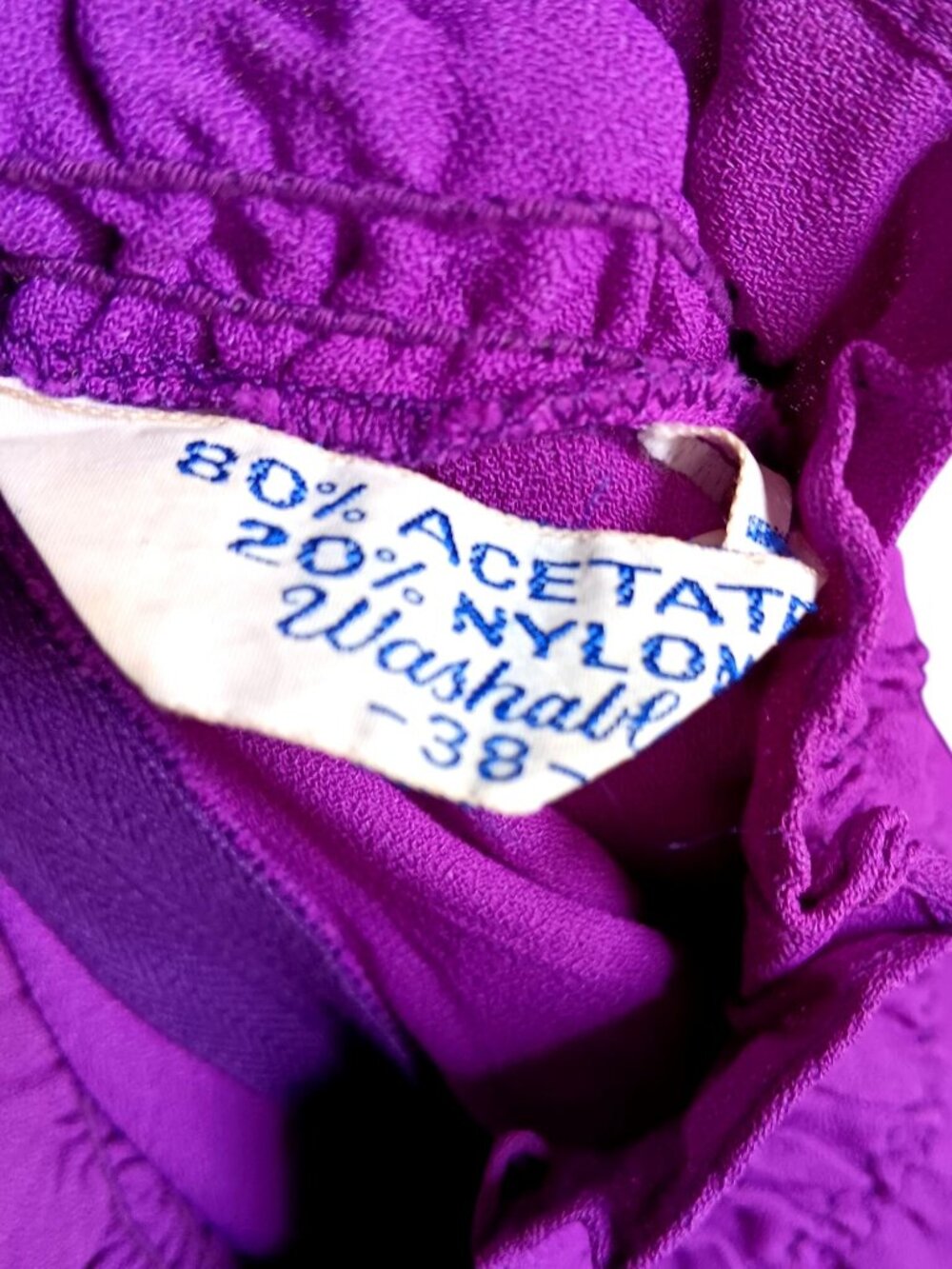 True Vintage Womens Top LARGE 38 1970's Zipback  PURPLE ACETATE ELASTIC Ruffle